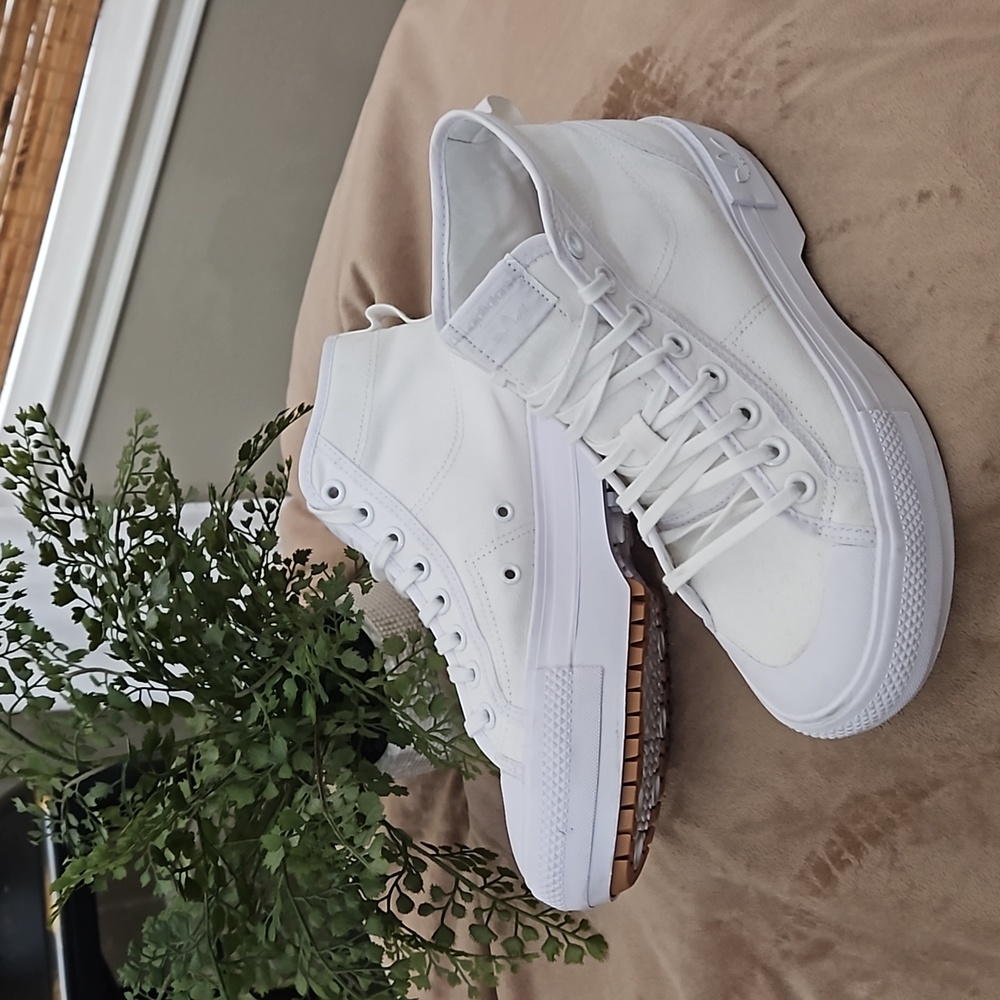 Adidas Trek womens size 10 shoes
